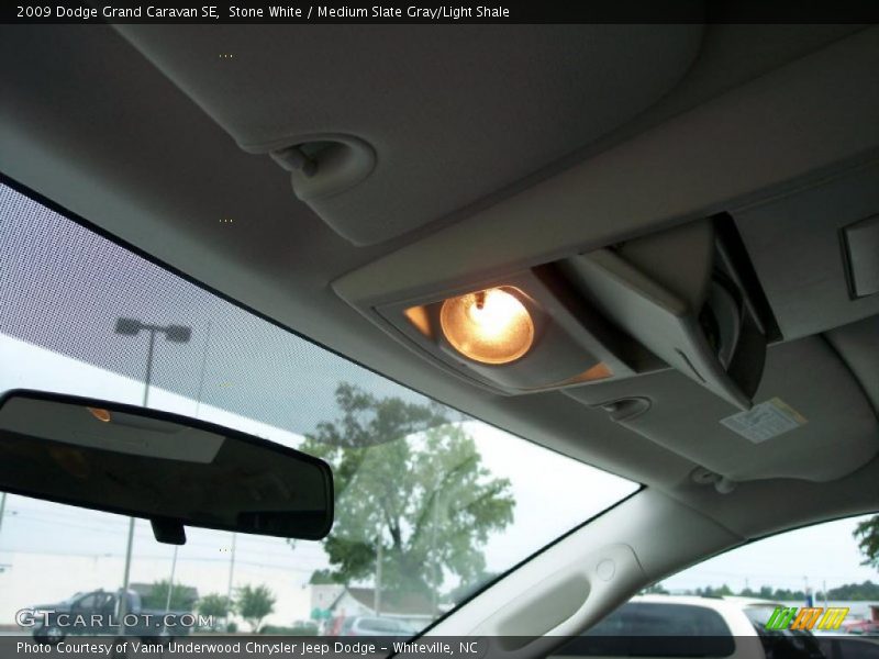 Stone White / Medium Slate Gray/Light Shale 2009 Dodge Grand Caravan SE