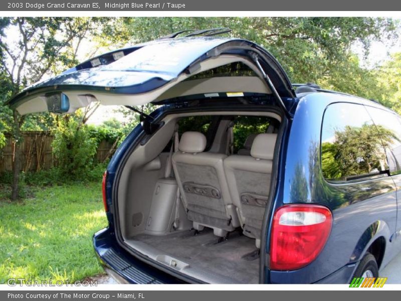 Midnight Blue Pearl / Taupe 2003 Dodge Grand Caravan ES