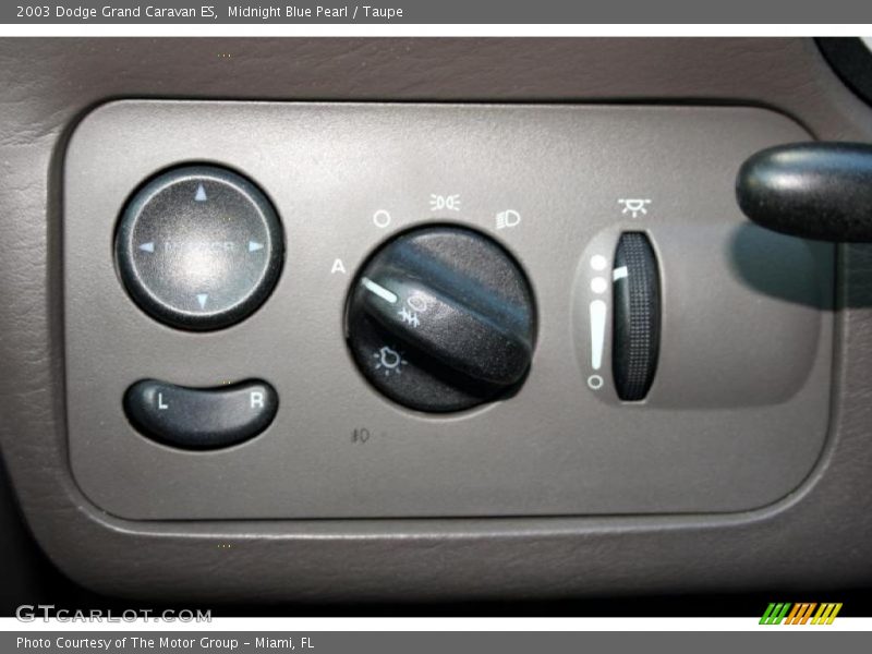 Midnight Blue Pearl / Taupe 2003 Dodge Grand Caravan ES