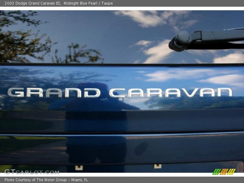  2003 Grand Caravan ES Logo