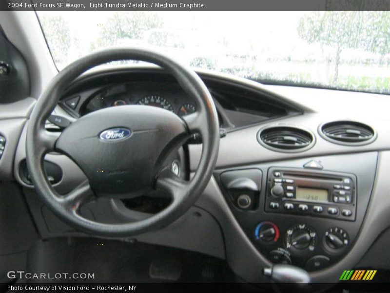 Light Tundra Metallic / Medium Graphite 2004 Ford Focus SE Wagon