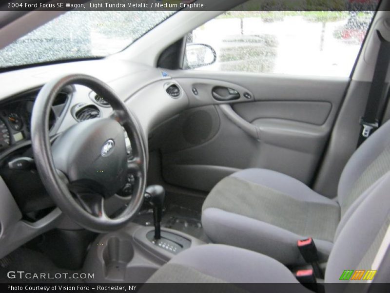 Light Tundra Metallic / Medium Graphite 2004 Ford Focus SE Wagon