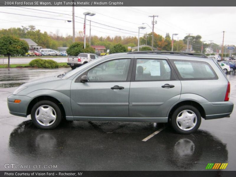 Light Tundra Metallic / Medium Graphite 2004 Ford Focus SE Wagon