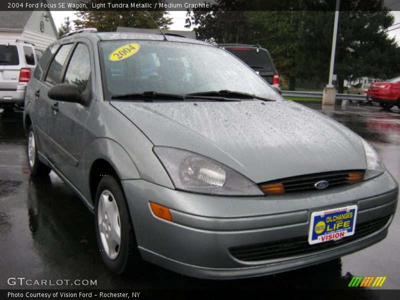 Light Tundra Metallic / Medium Graphite 2004 Ford Focus SE Wagon
