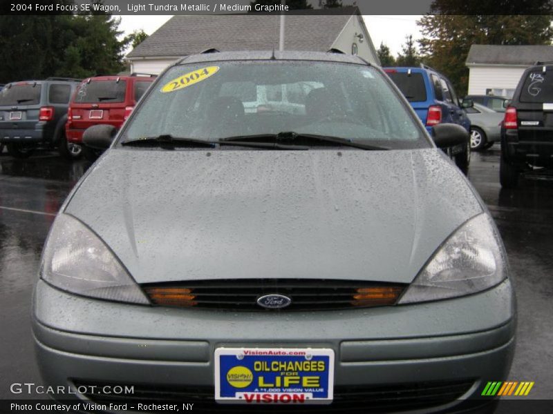 Light Tundra Metallic / Medium Graphite 2004 Ford Focus SE Wagon