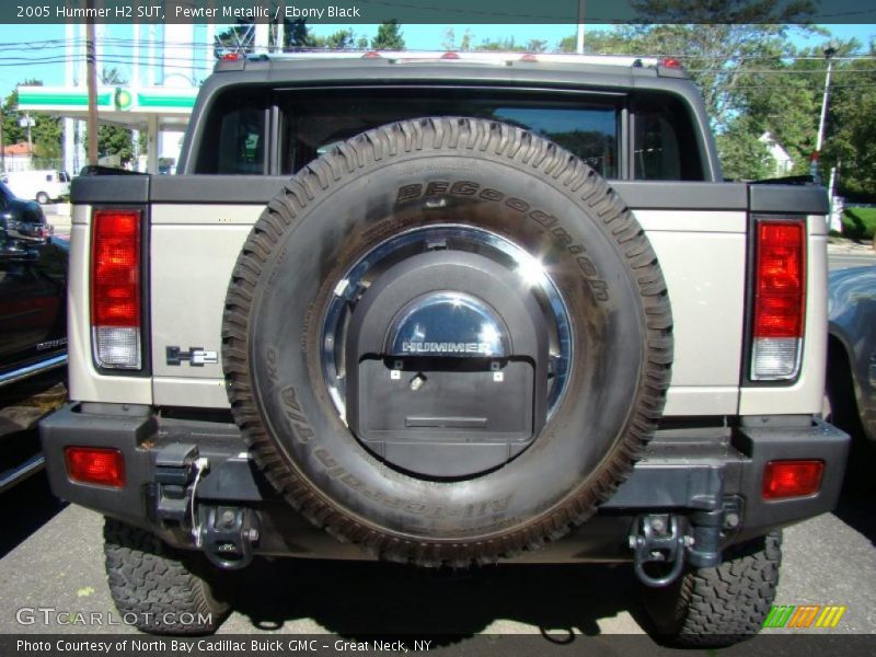 Pewter Metallic / Ebony Black 2005 Hummer H2 SUT