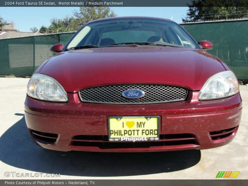 Merlot Metallic / Medium Parchment 2004 Ford Taurus SE Sedan