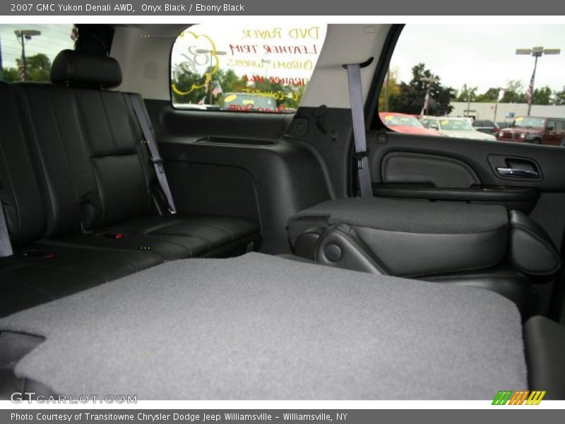 Onyx Black / Ebony Black 2007 GMC Yukon Denali AWD