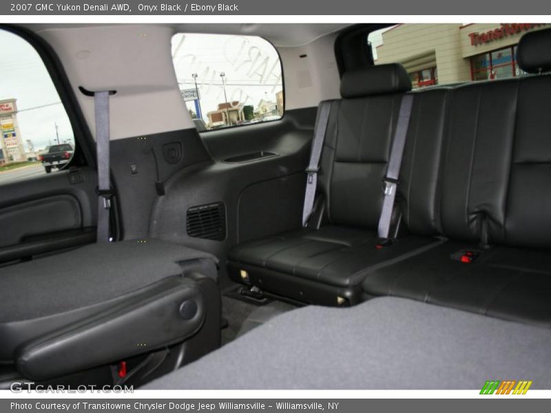 Onyx Black / Ebony Black 2007 GMC Yukon Denali AWD