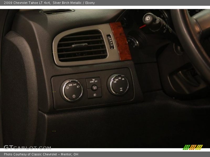 Silver Birch Metallic / Ebony 2009 Chevrolet Tahoe LT 4x4