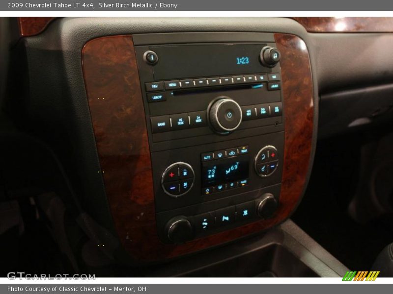 Silver Birch Metallic / Ebony 2009 Chevrolet Tahoe LT 4x4
