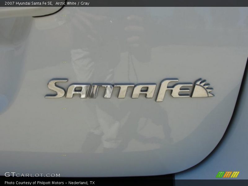 Arctic White / Gray 2007 Hyundai Santa Fe SE