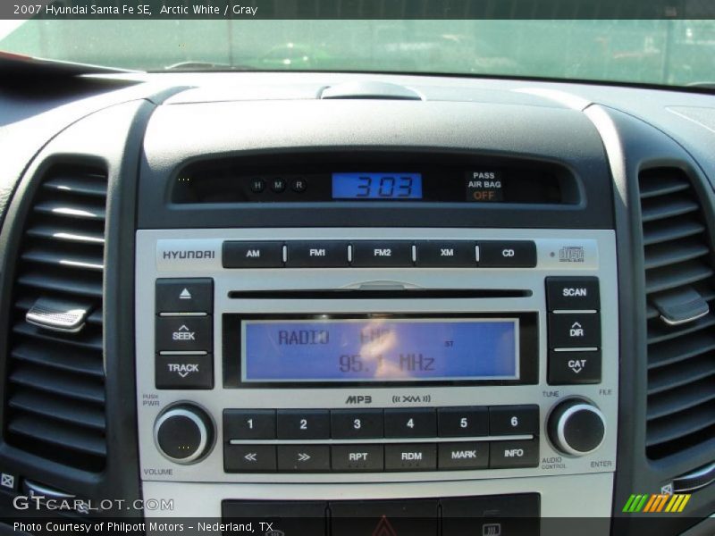 Arctic White / Gray 2007 Hyundai Santa Fe SE