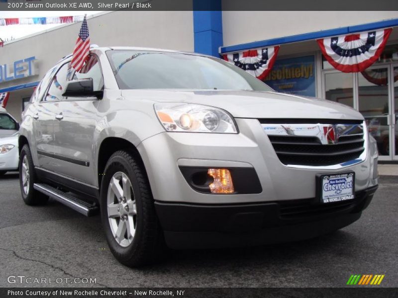 Silver Pearl / Black 2007 Saturn Outlook XE AWD