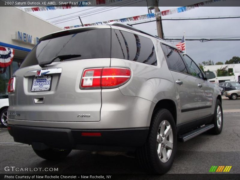 Silver Pearl / Black 2007 Saturn Outlook XE AWD