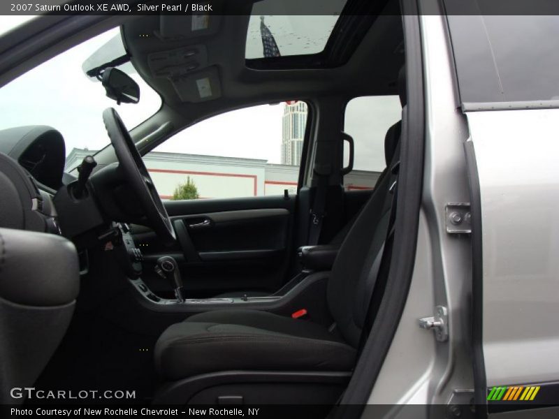 Silver Pearl / Black 2007 Saturn Outlook XE AWD