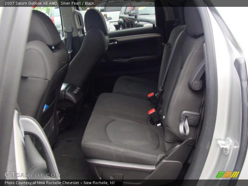 Silver Pearl / Black 2007 Saturn Outlook XE AWD