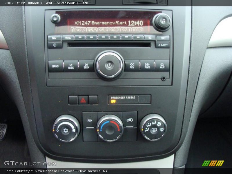 Silver Pearl / Black 2007 Saturn Outlook XE AWD