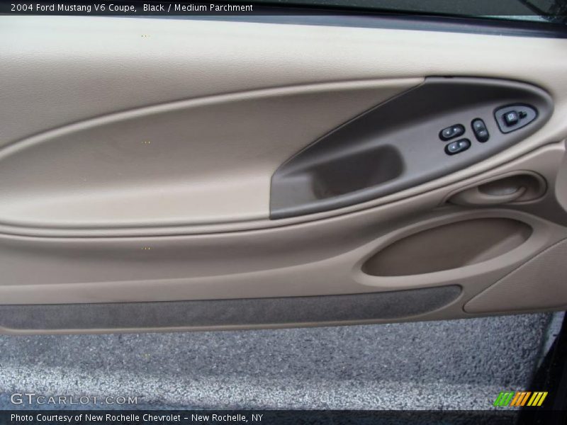 Black / Medium Parchment 2004 Ford Mustang V6 Coupe