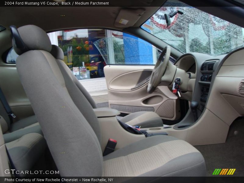 Black / Medium Parchment 2004 Ford Mustang V6 Coupe