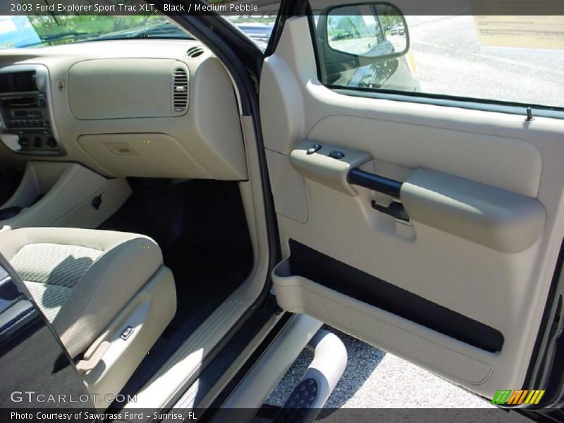 Black / Medium Pebble 2003 Ford Explorer Sport Trac XLT