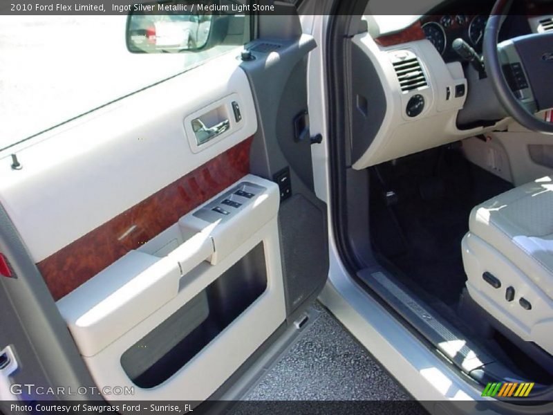 Ingot Silver Metallic / Medium Light Stone 2010 Ford Flex Limited