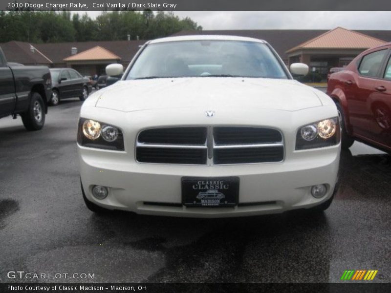 Cool Vanilla / Dark Slate Gray 2010 Dodge Charger Rallye