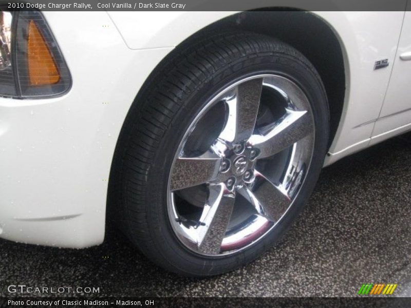 Cool Vanilla / Dark Slate Gray 2010 Dodge Charger Rallye