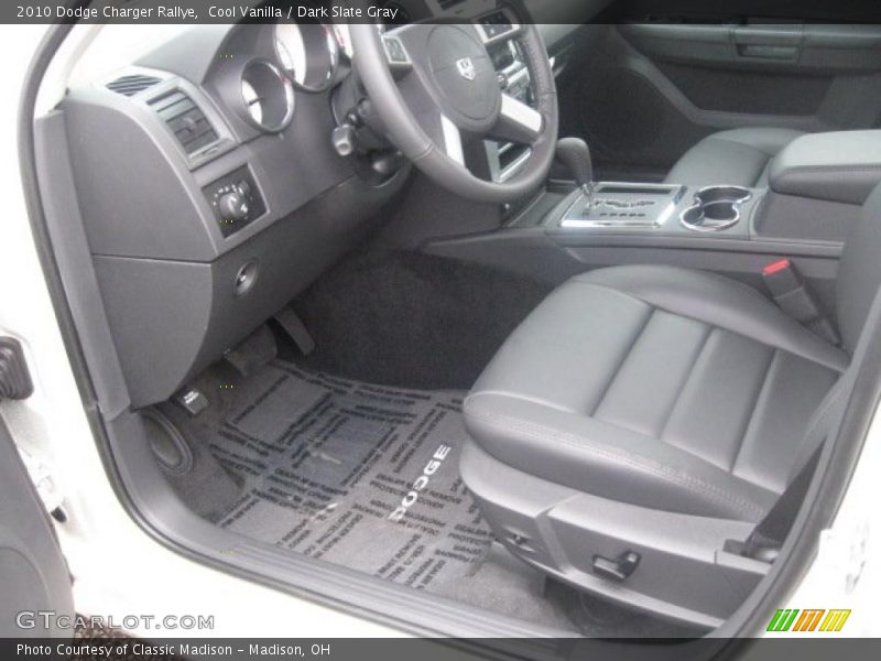 Cool Vanilla / Dark Slate Gray 2010 Dodge Charger Rallye