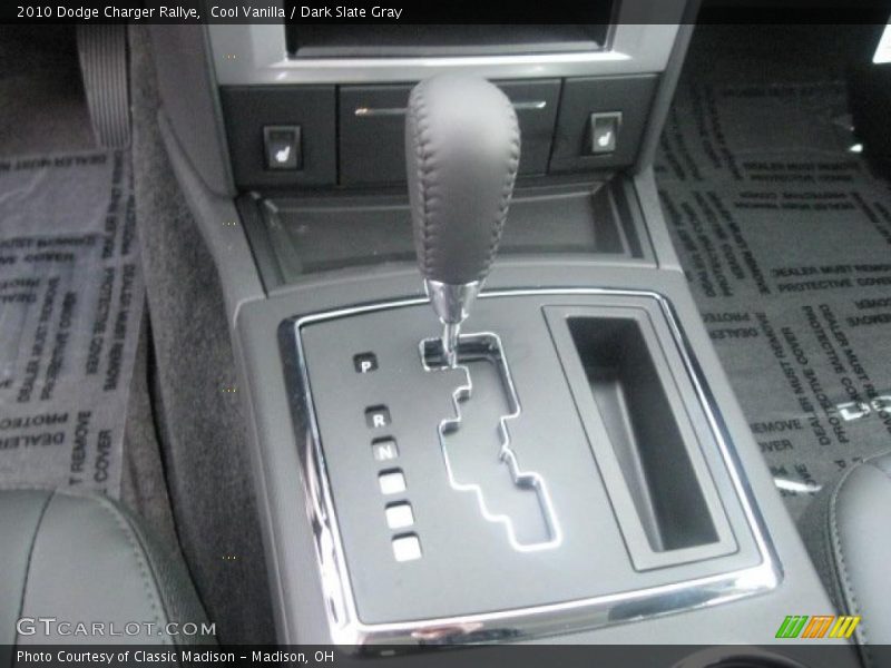 Cool Vanilla / Dark Slate Gray 2010 Dodge Charger Rallye