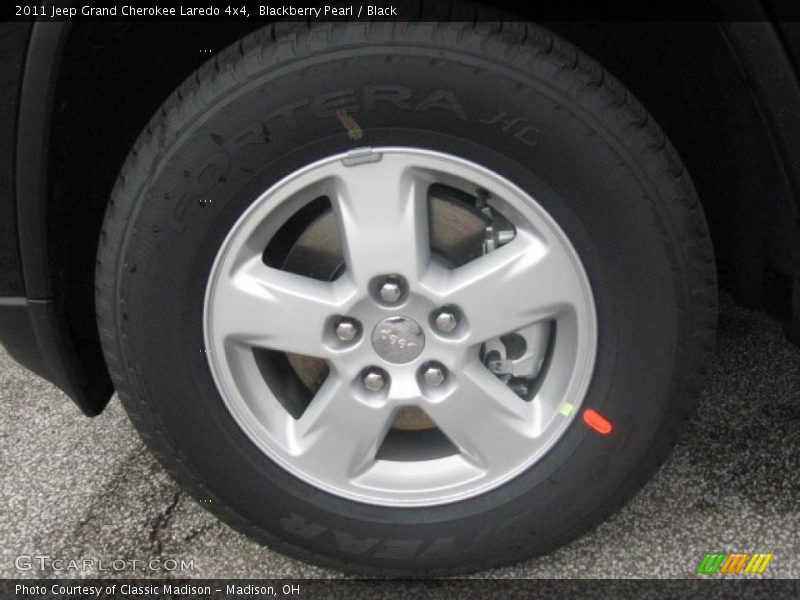 Blackberry Pearl / Black 2011 Jeep Grand Cherokee Laredo 4x4