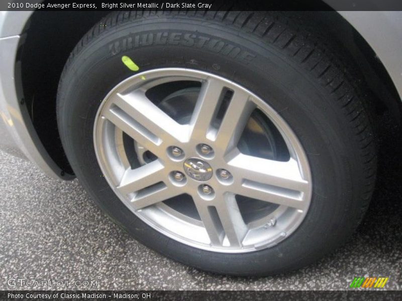 Bright Silver Metallic / Dark Slate Gray 2010 Dodge Avenger Express