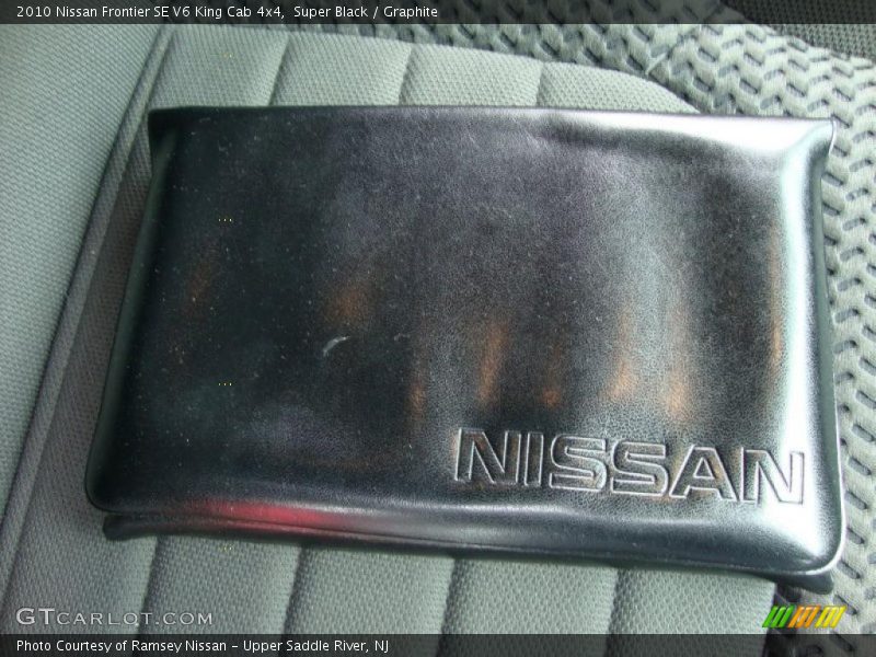 Super Black / Graphite 2010 Nissan Frontier SE V6 King Cab 4x4