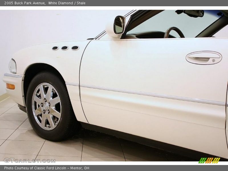 White Diamond / Shale 2005 Buick Park Avenue