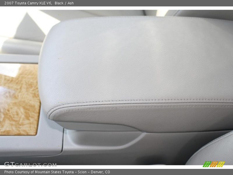 Black / Ash 2007 Toyota Camry XLE V6