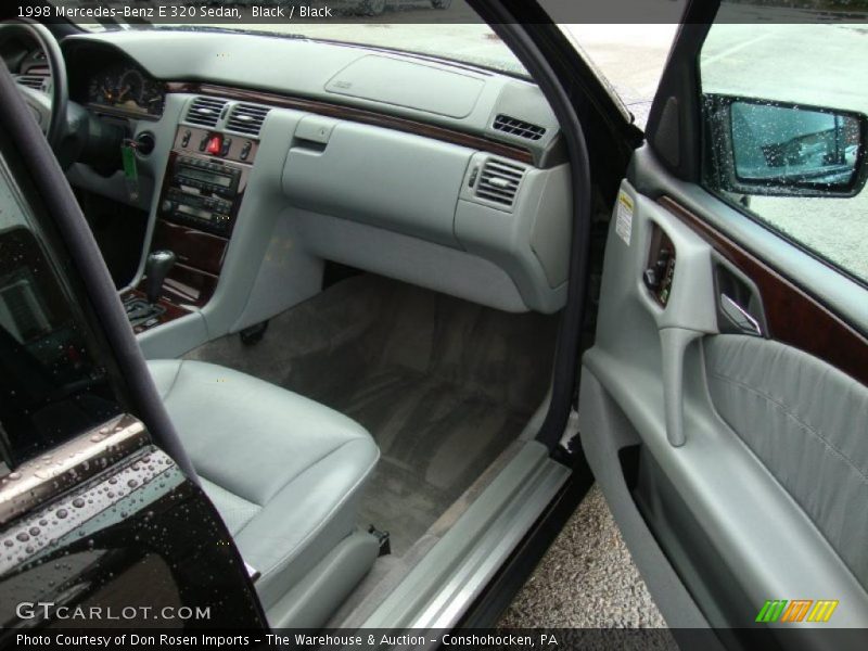 Black / Black 1998 Mercedes-Benz E 320 Sedan