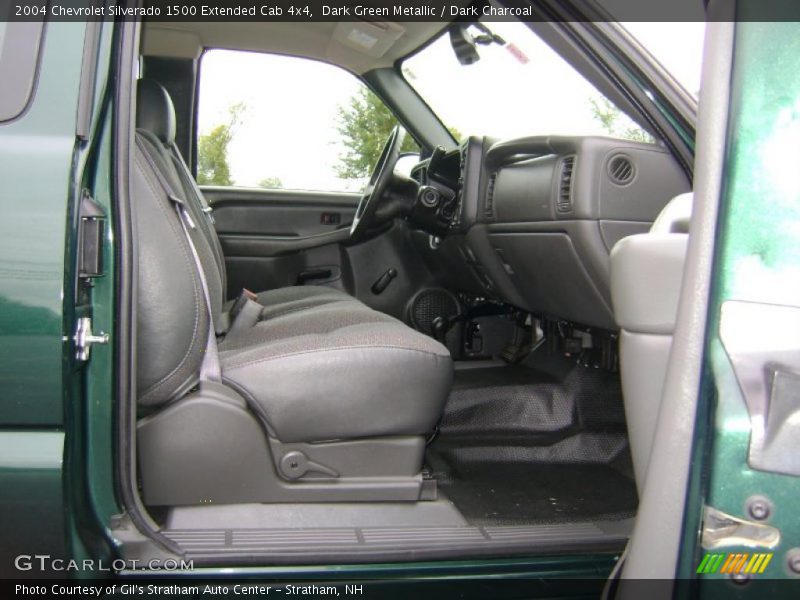 Dark Green Metallic / Dark Charcoal 2004 Chevrolet Silverado 1500 Extended Cab 4x4