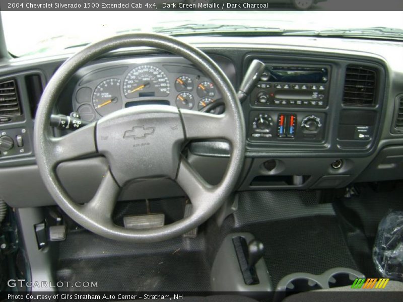 Dark Green Metallic / Dark Charcoal 2004 Chevrolet Silverado 1500 Extended Cab 4x4