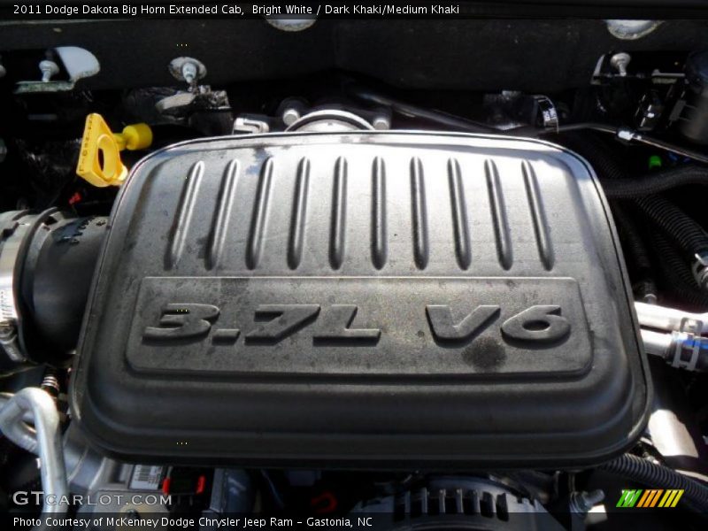 Bright White / Dark Khaki/Medium Khaki 2011 Dodge Dakota Big Horn Extended Cab