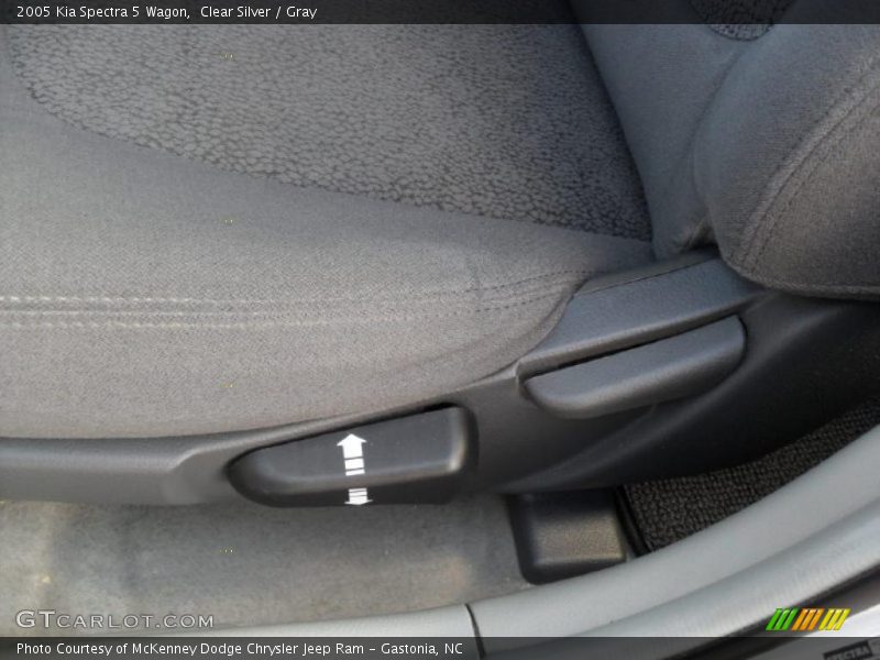Clear Silver / Gray 2005 Kia Spectra 5 Wagon