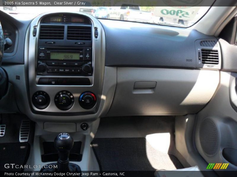 Clear Silver / Gray 2005 Kia Spectra 5 Wagon