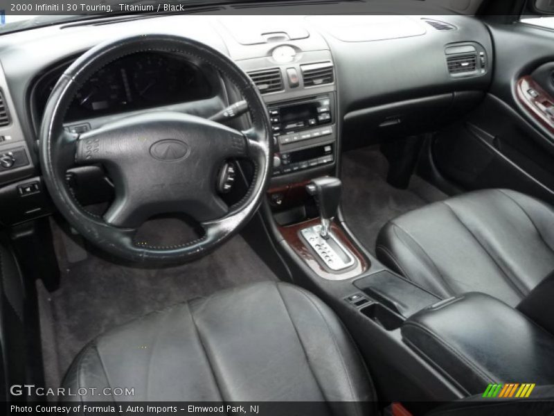  2000 I 30 Touring Black Interior