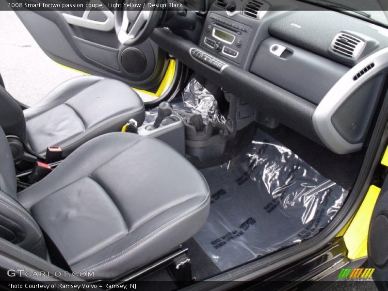Light Yellow / Design Black 2008 Smart fortwo passion coupe