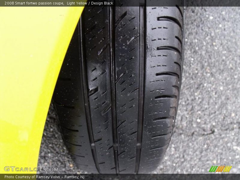 Light Yellow / Design Black 2008 Smart fortwo passion coupe