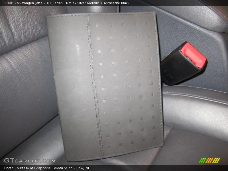 Reflex Silver Metallic / Anthracite Black 2006 Volkswagen Jetta 2.0T Sedan
