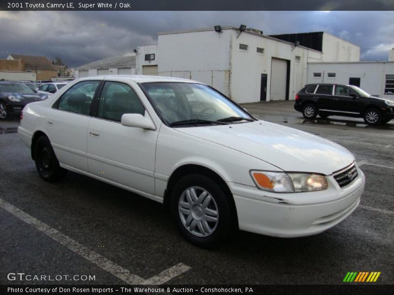 Super White / Oak 2001 Toyota Camry LE
