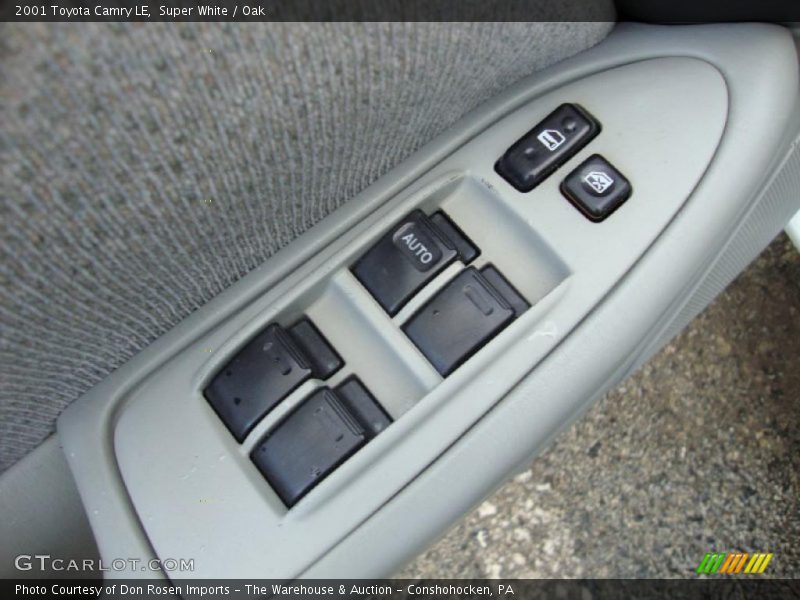 Super White / Oak 2001 Toyota Camry LE
