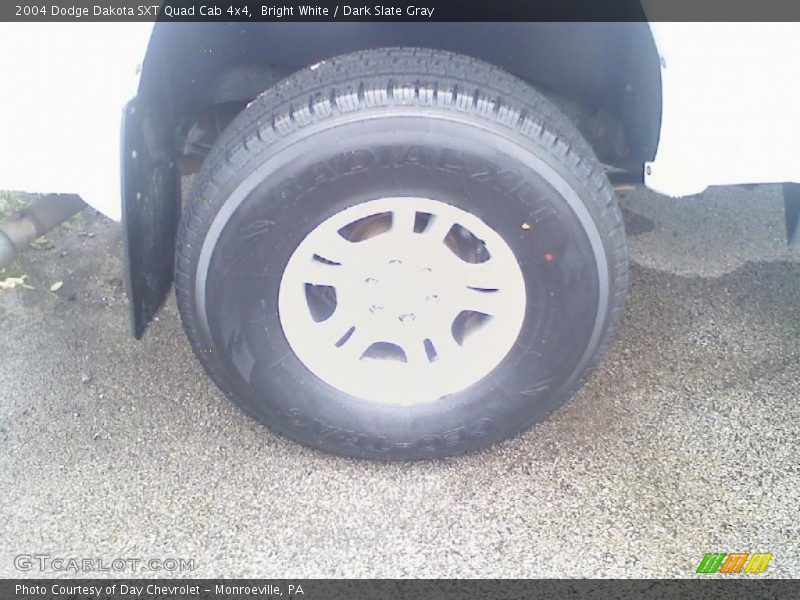 Bright White / Dark Slate Gray 2004 Dodge Dakota SXT Quad Cab 4x4