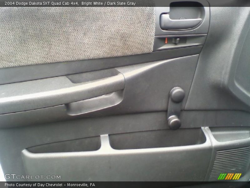 Bright White / Dark Slate Gray 2004 Dodge Dakota SXT Quad Cab 4x4