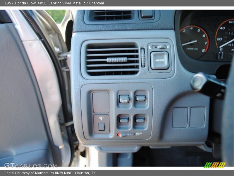Sebring Silver Metallic / Charcoal 1997 Honda CR-V 4WD
